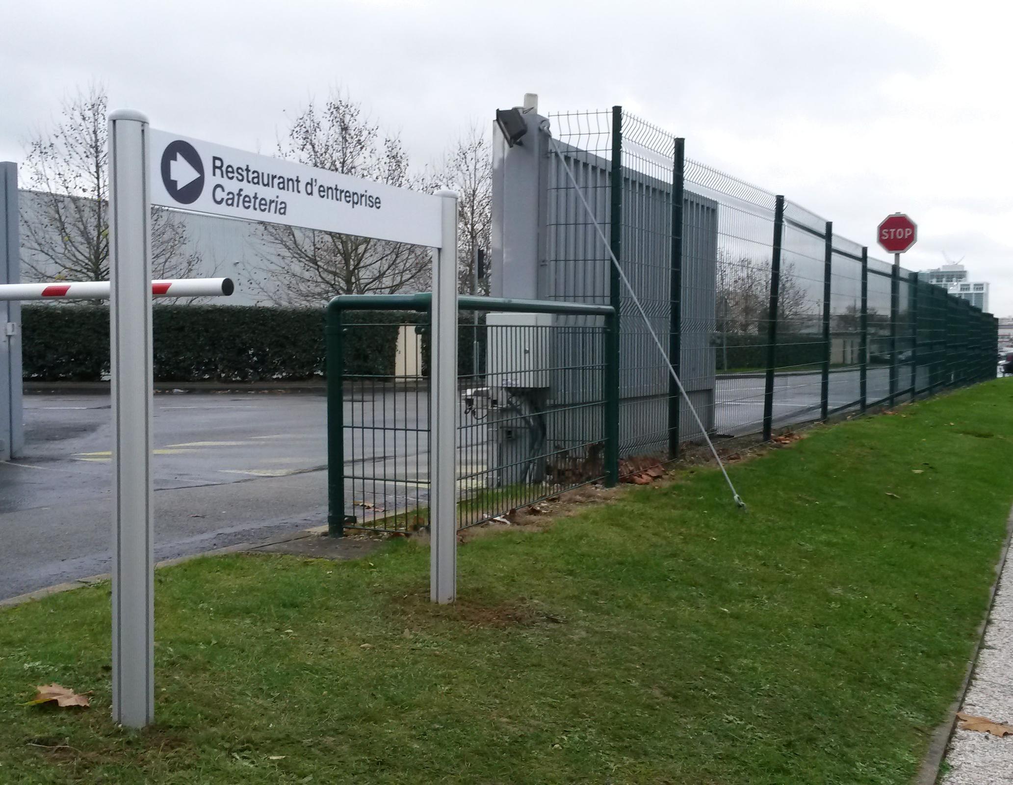 panneau signaletique exterieure